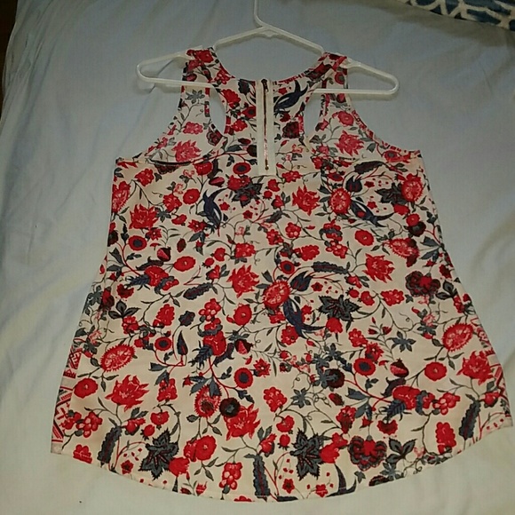 Top - Picture 2 of 2